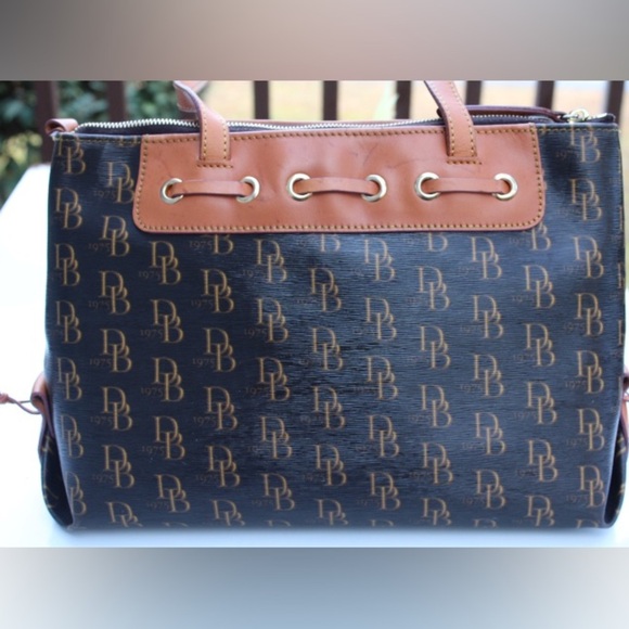 Dooney & Bourke signature logo tassel tote bag - Picture 13 of 16